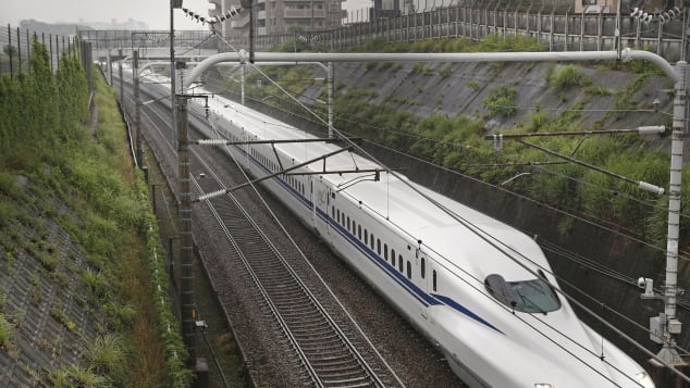 ژاپن قطار سریع السیری ساخته که در طول زلزله به نقطه امن می رود