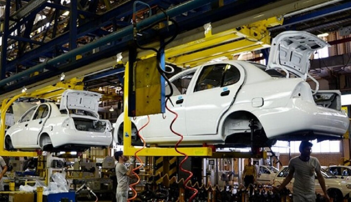 پیش‌بینی خودروسازان از تداوم زیان علی رغم افزایش قیمت کارخانه ای